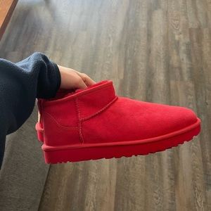 UGG MINI BRIGHT RED